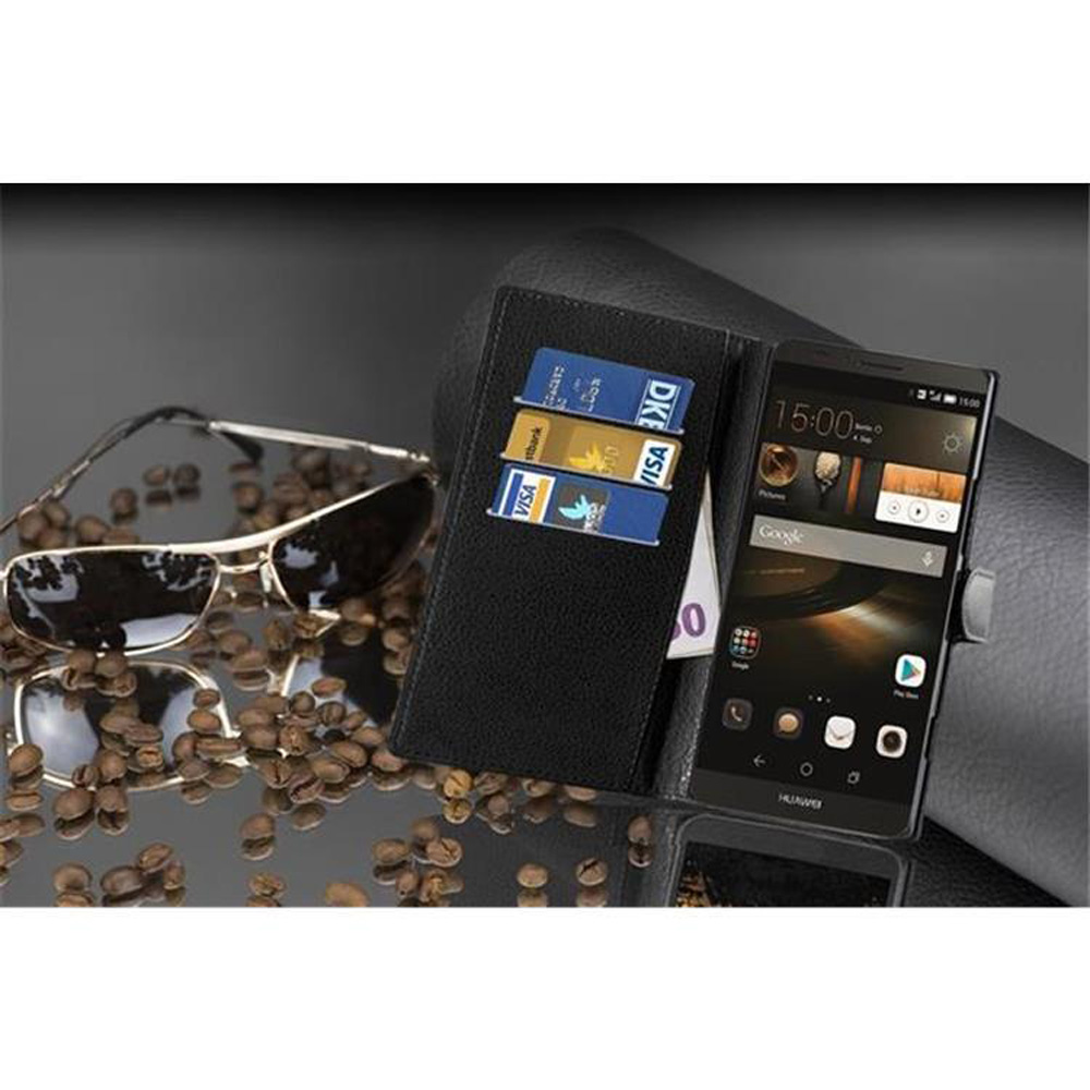 Occhiali da sole, chicchi di caffè, carte di credito in un portafoglio nero e uno smartphone.