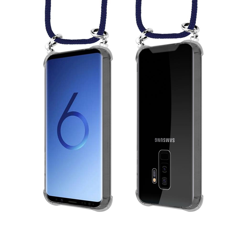 Due smartphone in custodie trasparenti, attaccati a cordini su sfondo bianco.