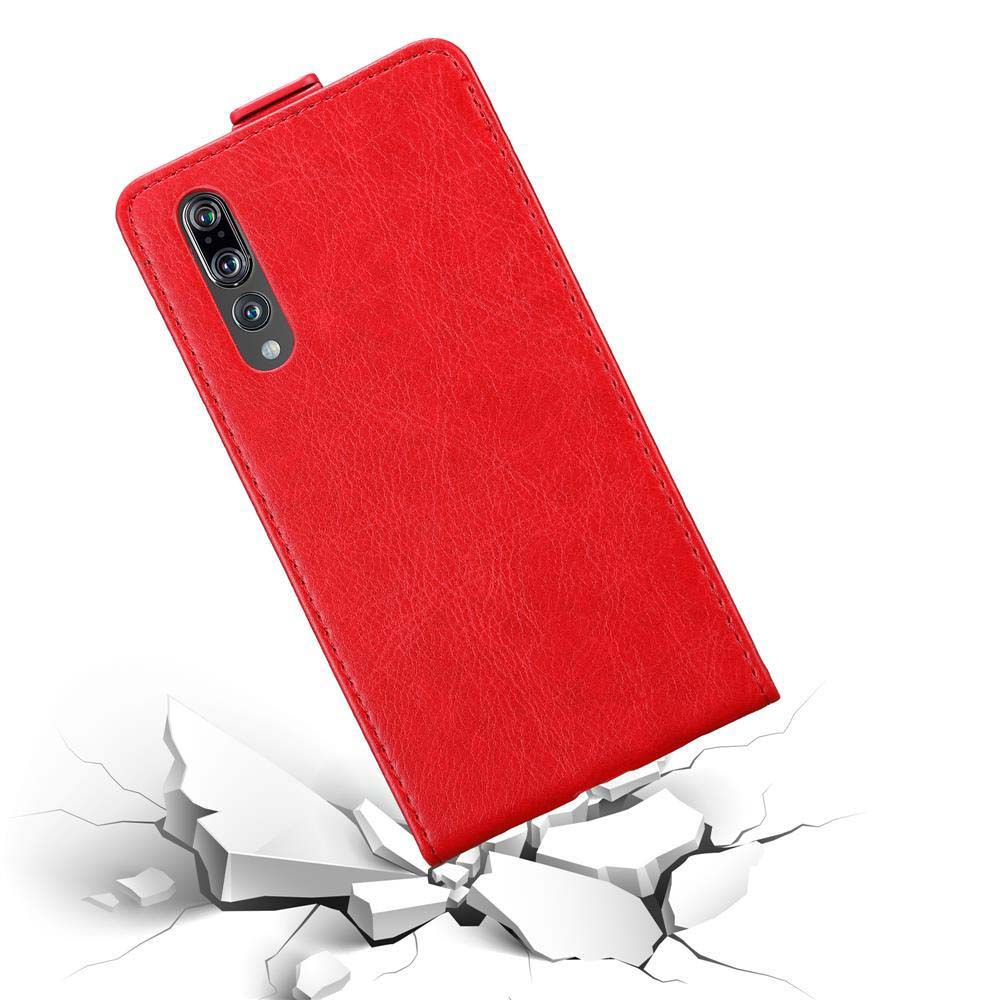 Funda roja para teléfono con cámaras sobre superficie blanca rota.