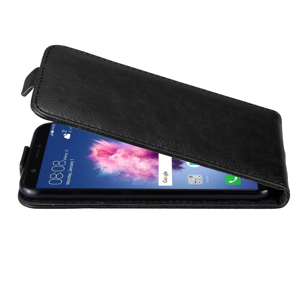 Smartphone nero con custodia in pelle aperta, mostra schermo con ora e meteo.
