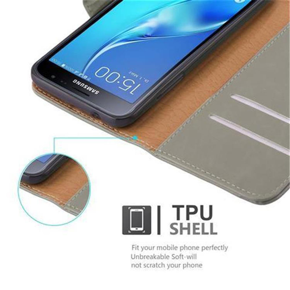 Uno smartphone Samsung in una custodia grigia con slot per schede.