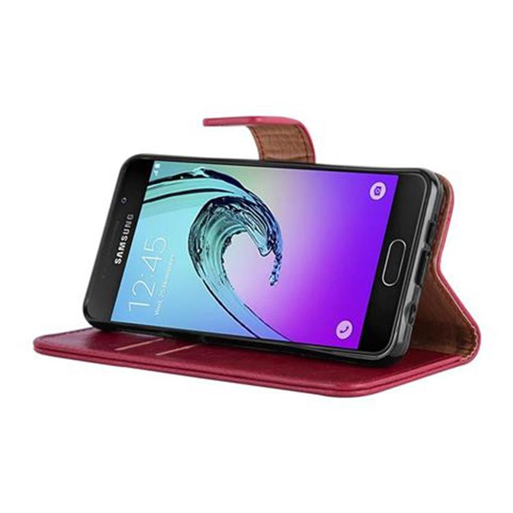 Smartphone Samsung en funda roja abatible con patrón de ondas en pantalla.