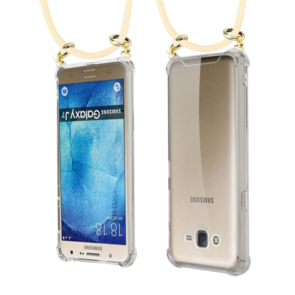 Un Samsung Galaxy J7 in custodia trasparente con laccetto.
