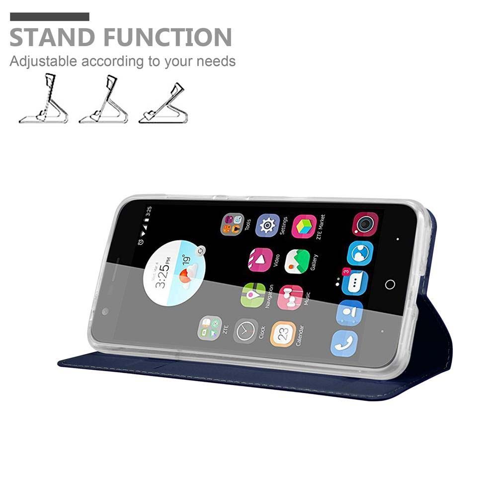 Un smartphone en una funda azul que sirve de soporte. Arriba se ilustran tres soportes.