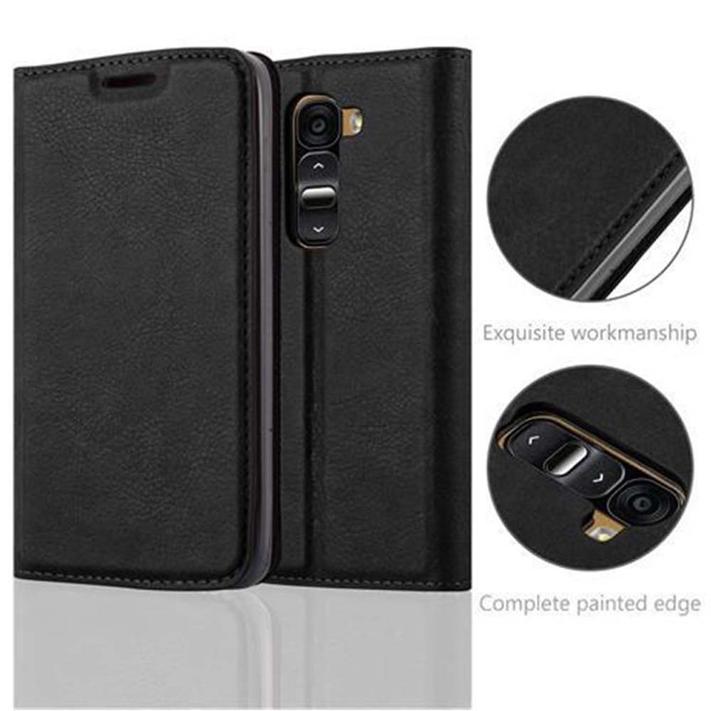 Schwarzes Leder-Flip-Cover für ein Smartphone mit Kameraaussparung.