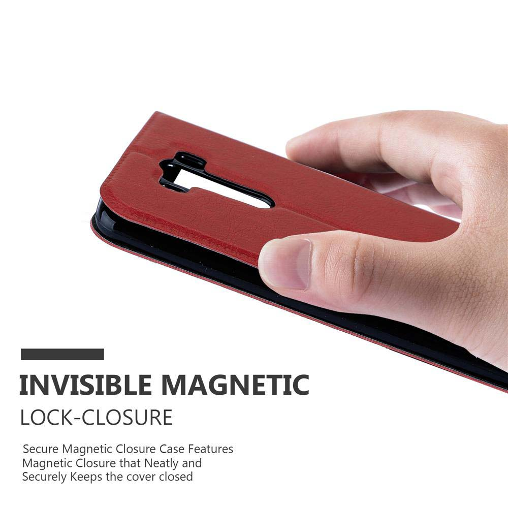 Funda roja para teléfono con cierre magnético sujeta por una mano.