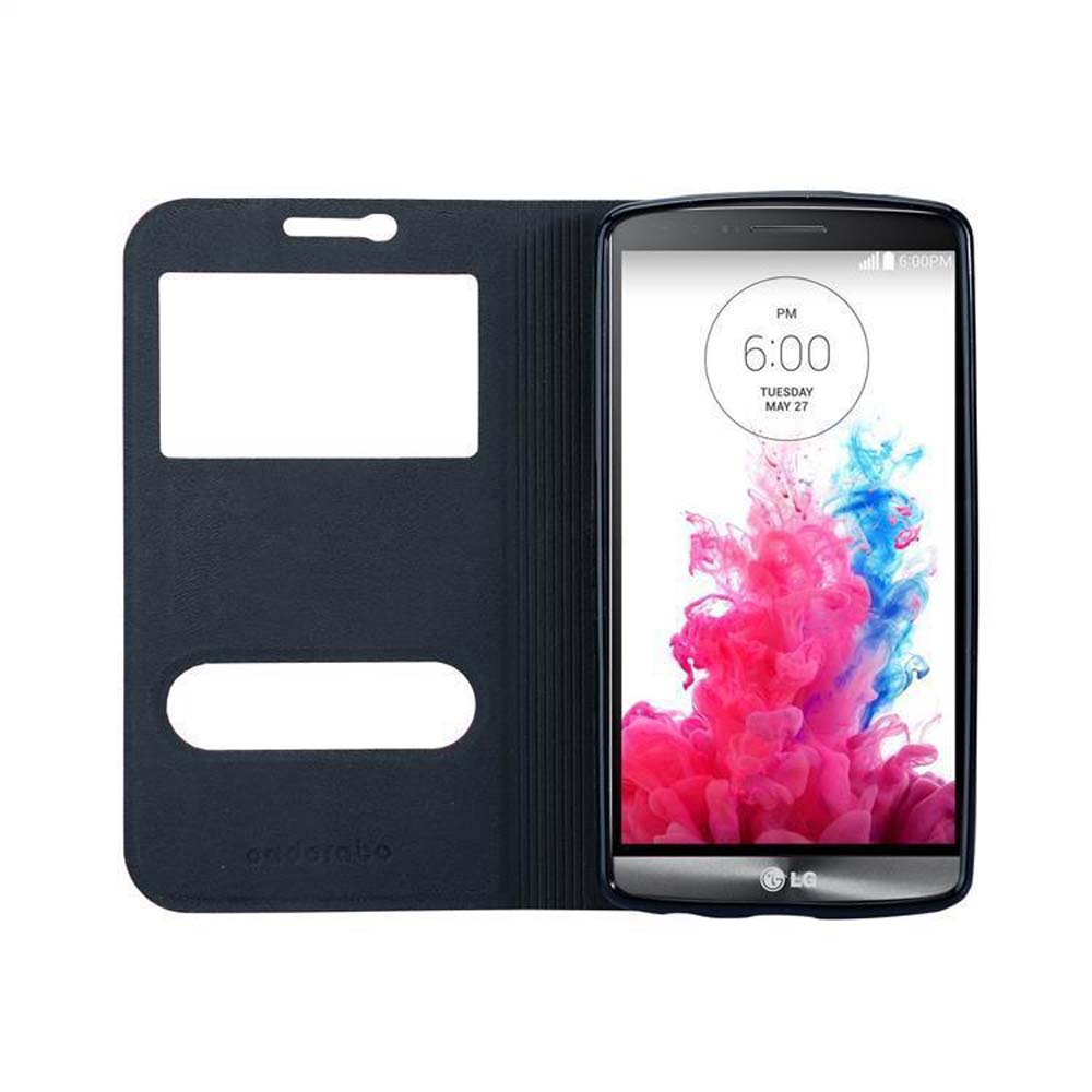 Funda de teléfono azul oscuro con recortes, junto a un smartphone con fondo de pantalla colorido.