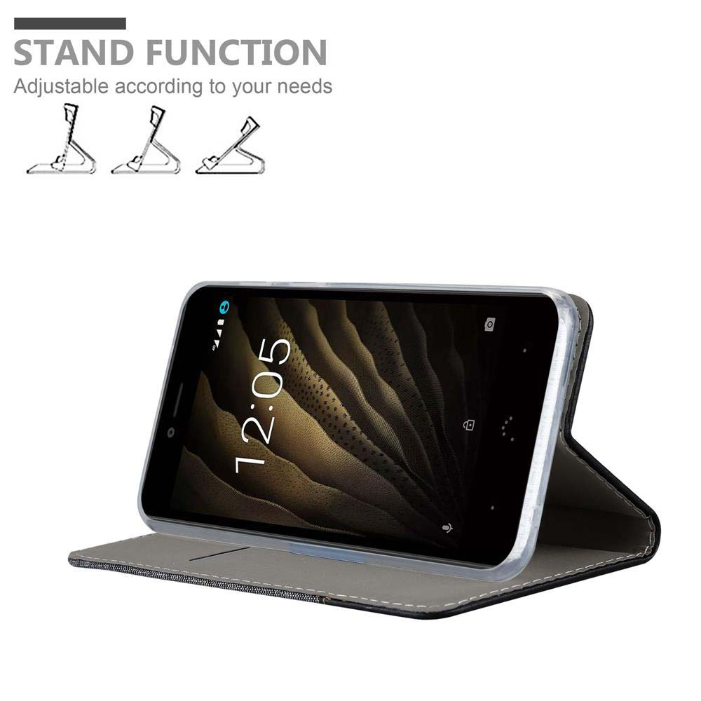 Uno smartphone in una custodia grigia, funzionante da supporto.