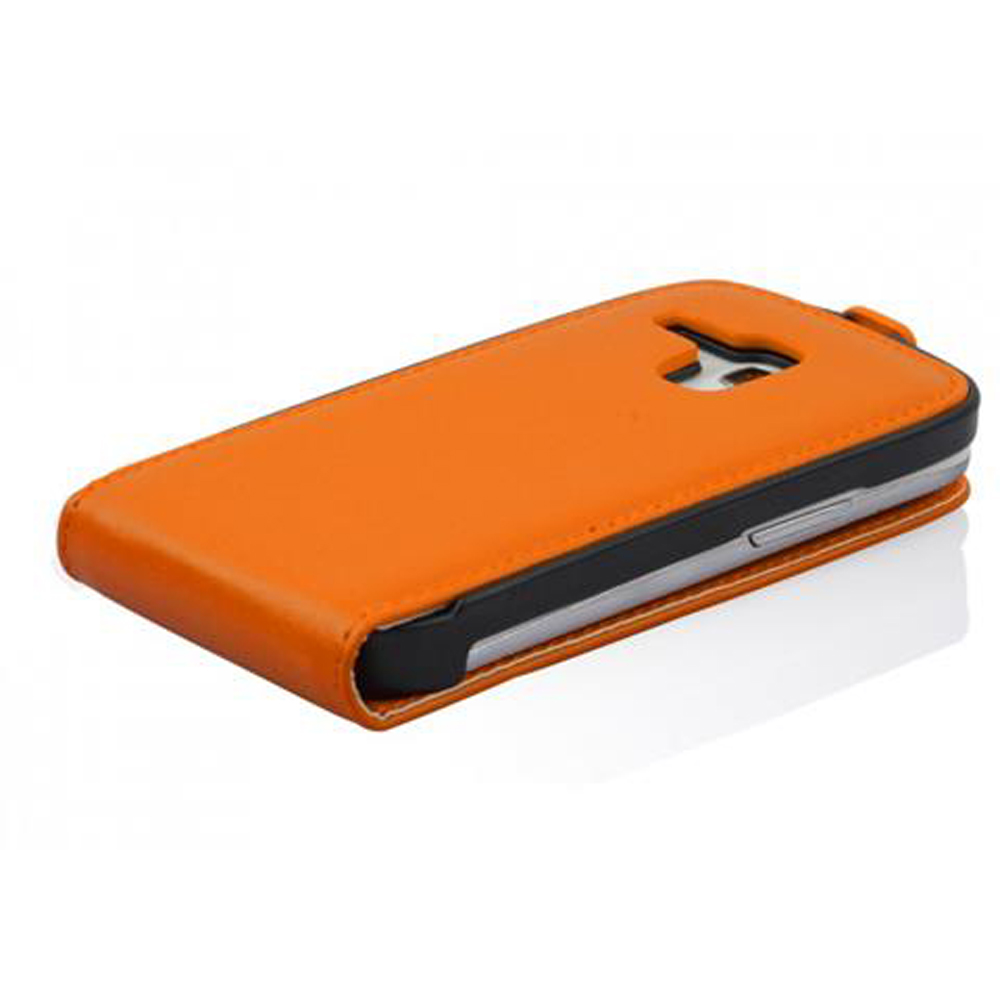 Custodia arancione per telefono con ritagli per fotocamera e flash.