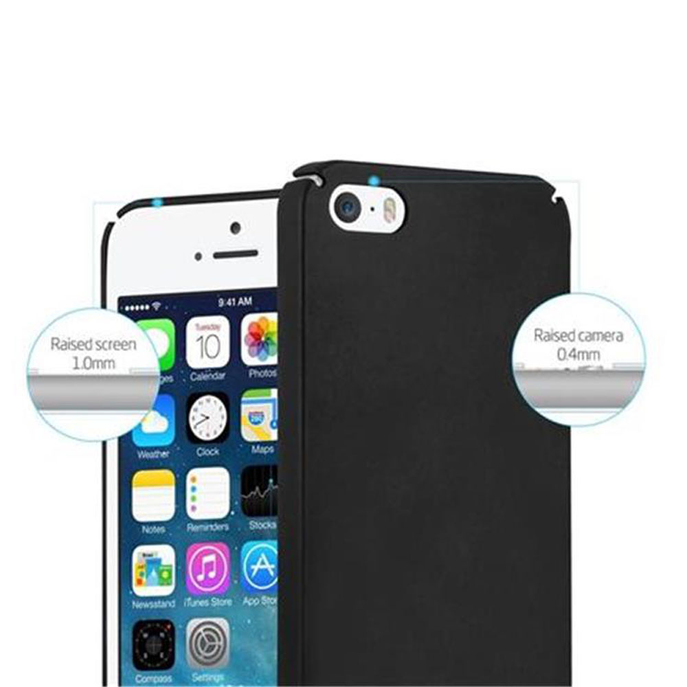 Schwarzes iPhone mit Schutzhülle, die den Bildschirm um 1,0 mm und die Kamera um 0,4 mm hervorhebt.