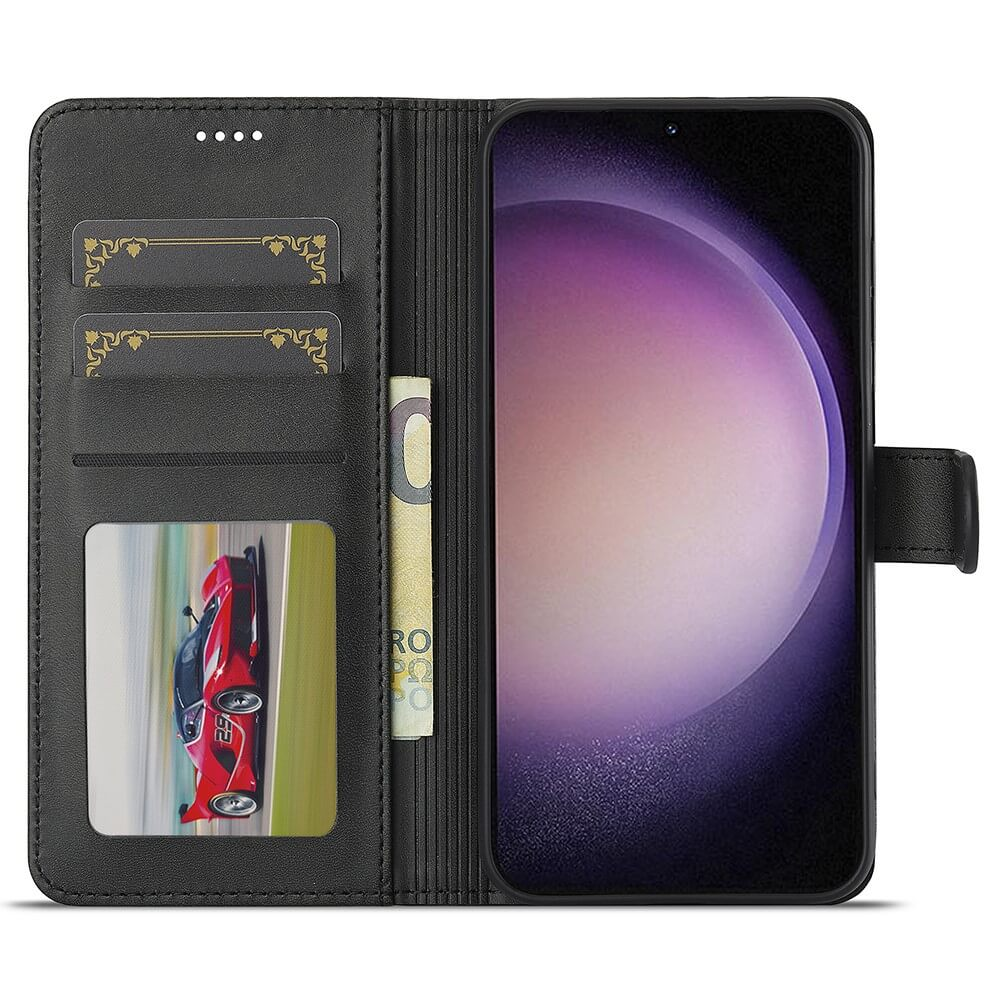 Étui portefeuille noir avec téléphone, voiture de sport rouge et billets.