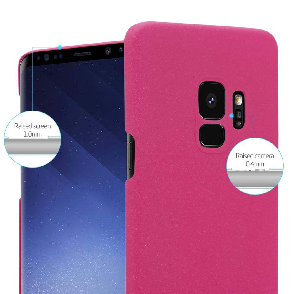 Una cover rosa protegge uno smartphone. Lo schermo e la fotocamera sono rialzati.