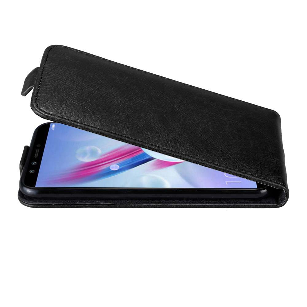 Smartphone nero in custodia flip in pelle nera, parzialmente aperta.