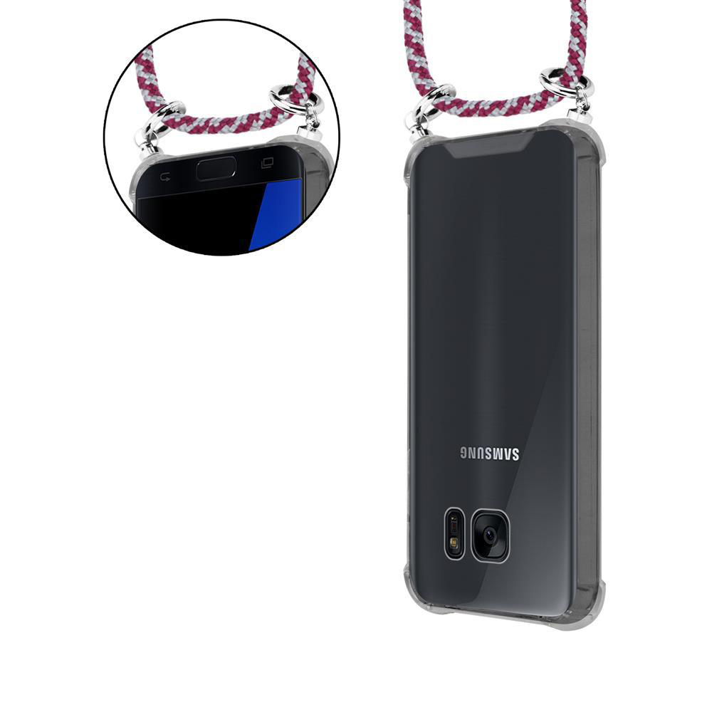 Uno smartphone in custodia trasparente con laccetto. Schermo superiore visibile.