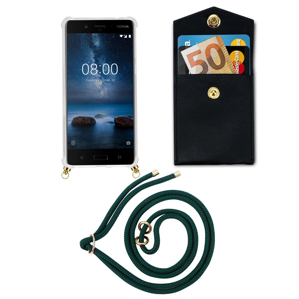 Ein Nokia Smartphone mit Hülle, schwarzes Kartenetui und einer Kordel auf weißem Hintergrund.
