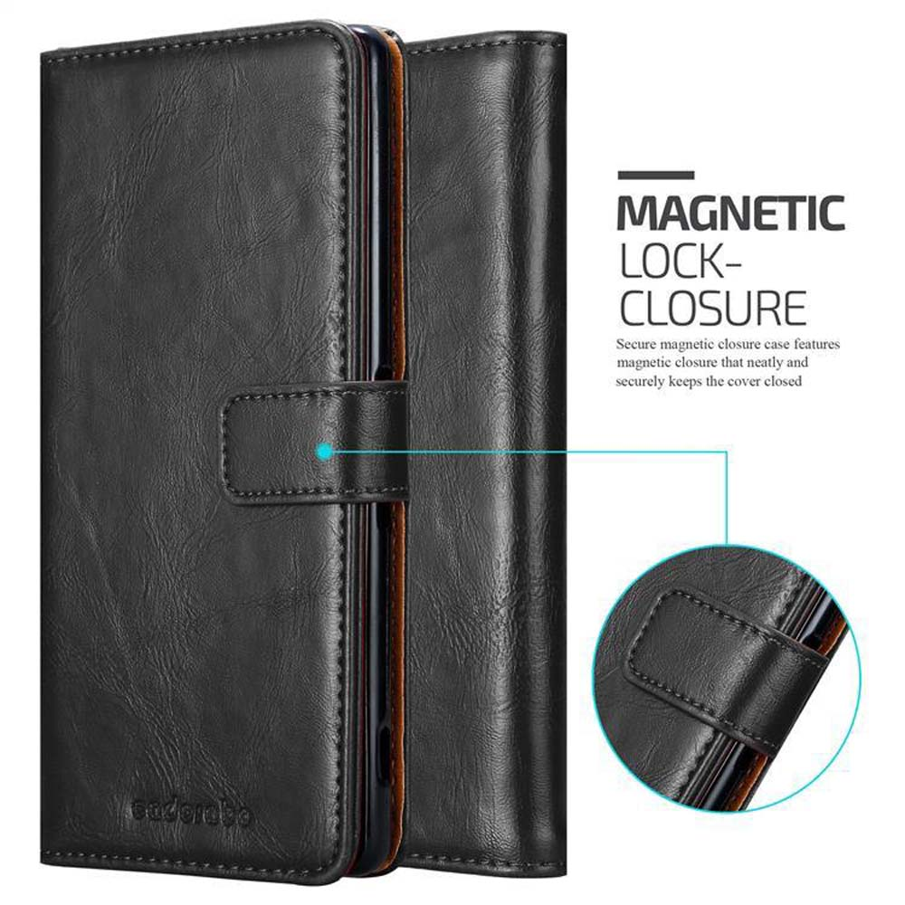 Custodia in pelle nera con chiusura magnetica. Vista ravvicinata.