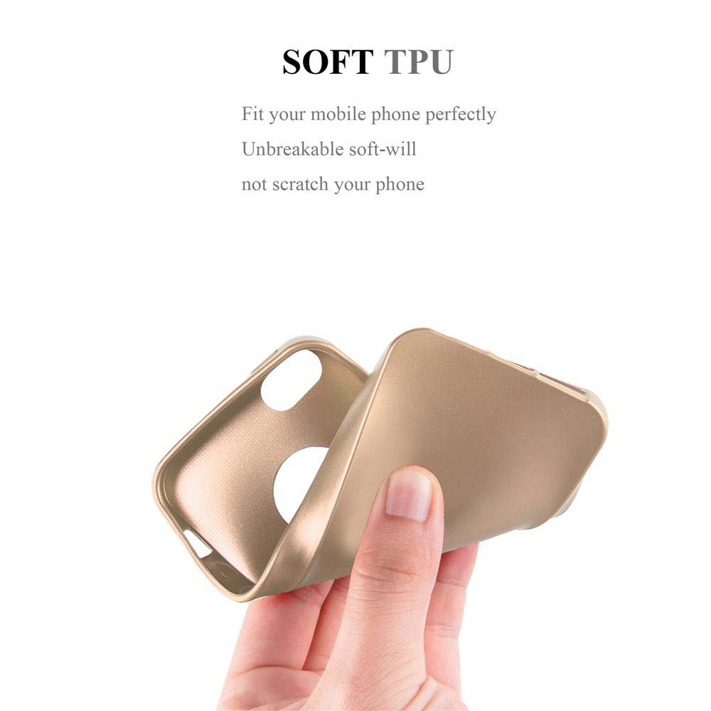 Una custodia per telefono color oro è tenuta in mano.