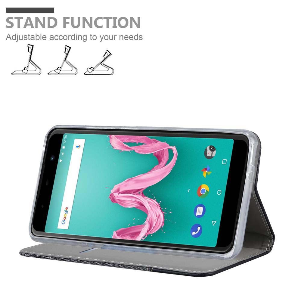 Uno smartphone in una custodia grigia che funge da supporto.