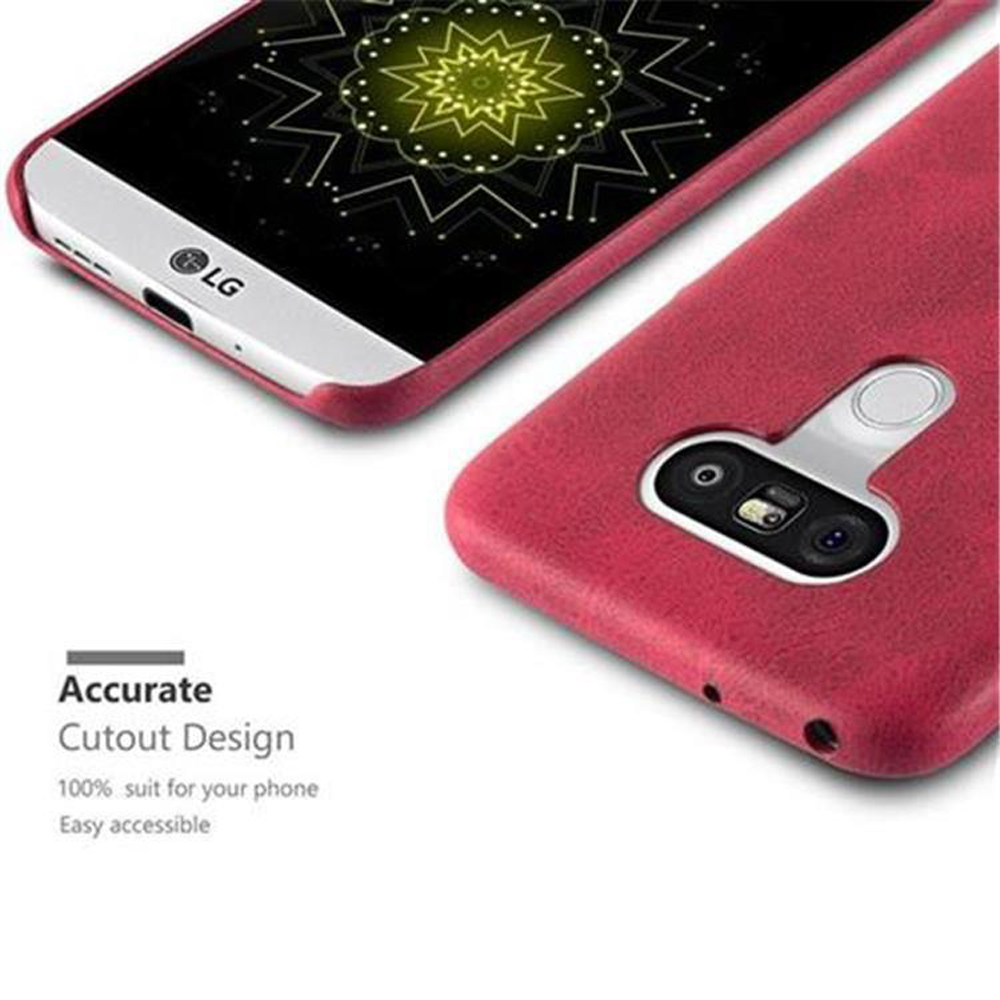 Custodia rossa accanto a un telefono LG con sfondo luminoso.