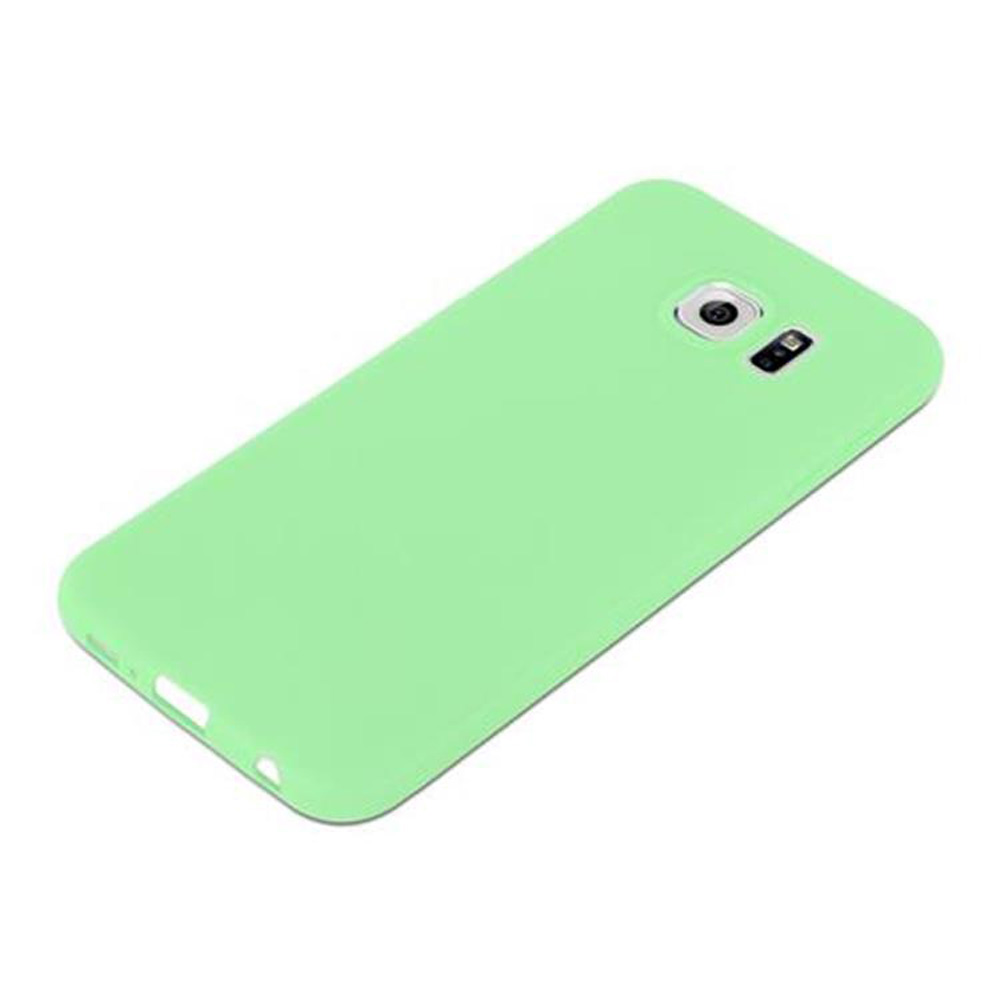 Una custodia verde chiaro per telefono con ritaglio fotocamera e flash.