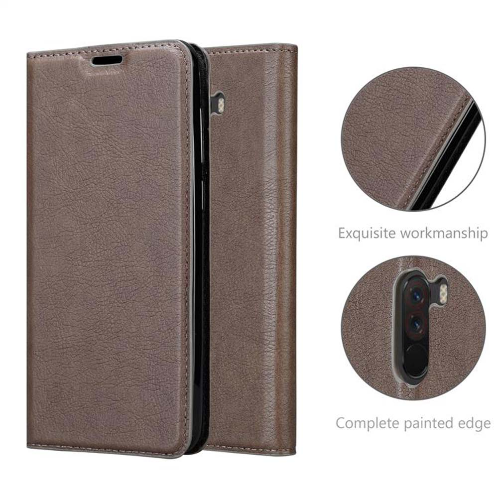 Custodia in pelle marrone con foro per fotocamera e cuciture.