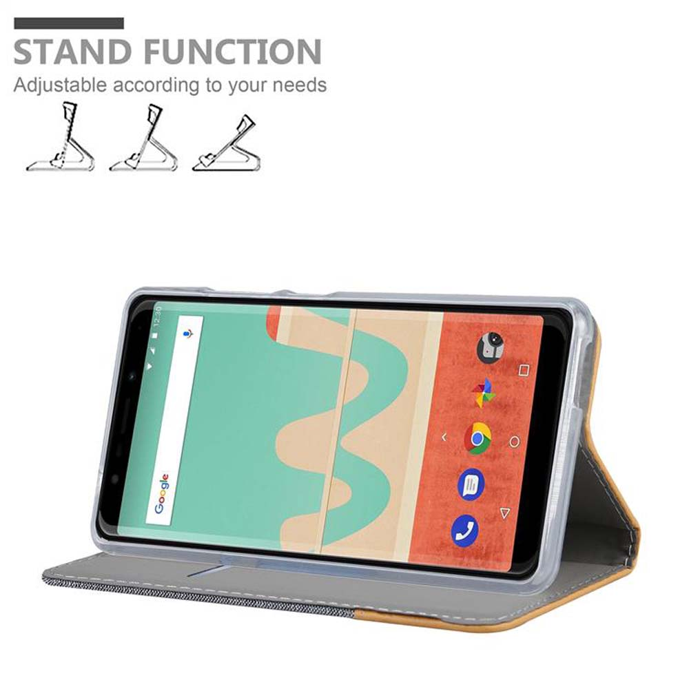 Ein Smartphone mit einer Hülle im Standmodus, die drei verschiedene Winkel zeigt.