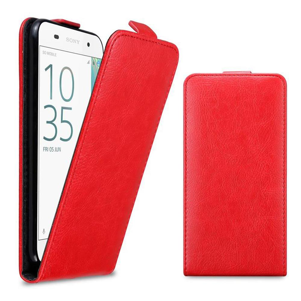Funda roja para teléfono con una parte abierta y otra cerrada.