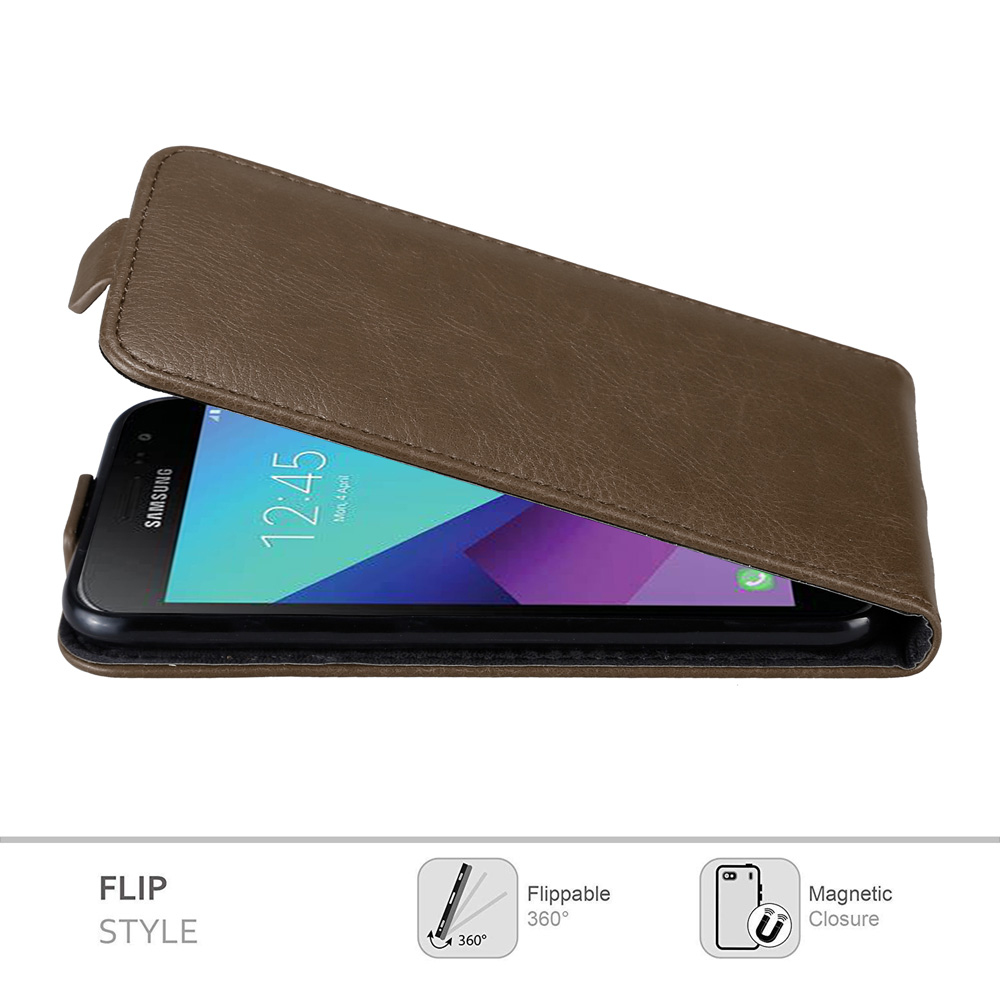Custodia flip in pelle marrone copre parzialmente un Samsung che mostra le 12:45.