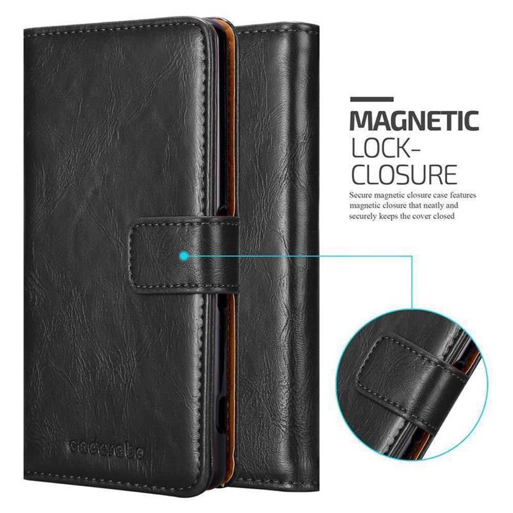 Custodia nera in pelle a libro con chiusura magnetica e cuciture.