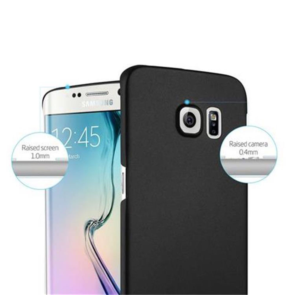 Custodia nera per telefono accanto a uno smartphone che mostra le 12:45.