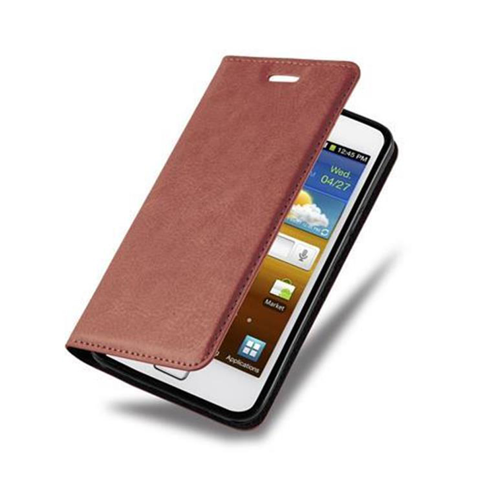 Ein braunes Handycover liegt auf einem Smartphone mit geöffneter Vorderseite.