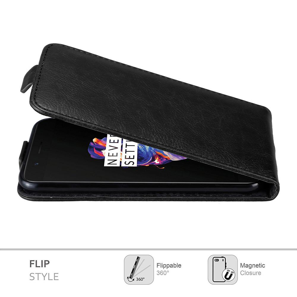 Custodia a libro nera per smartphone con chiusura magnetica.