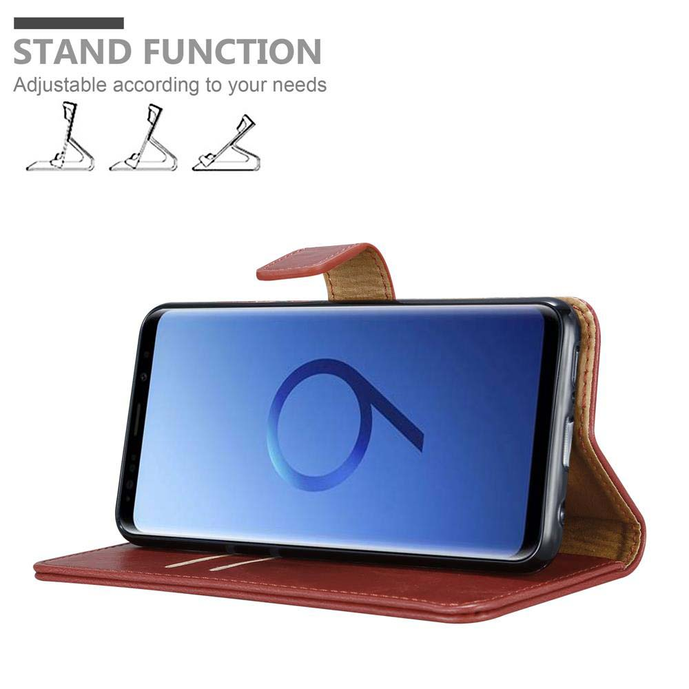 Ein Smartphone in einer braunen Hülle mit Standfunktion.