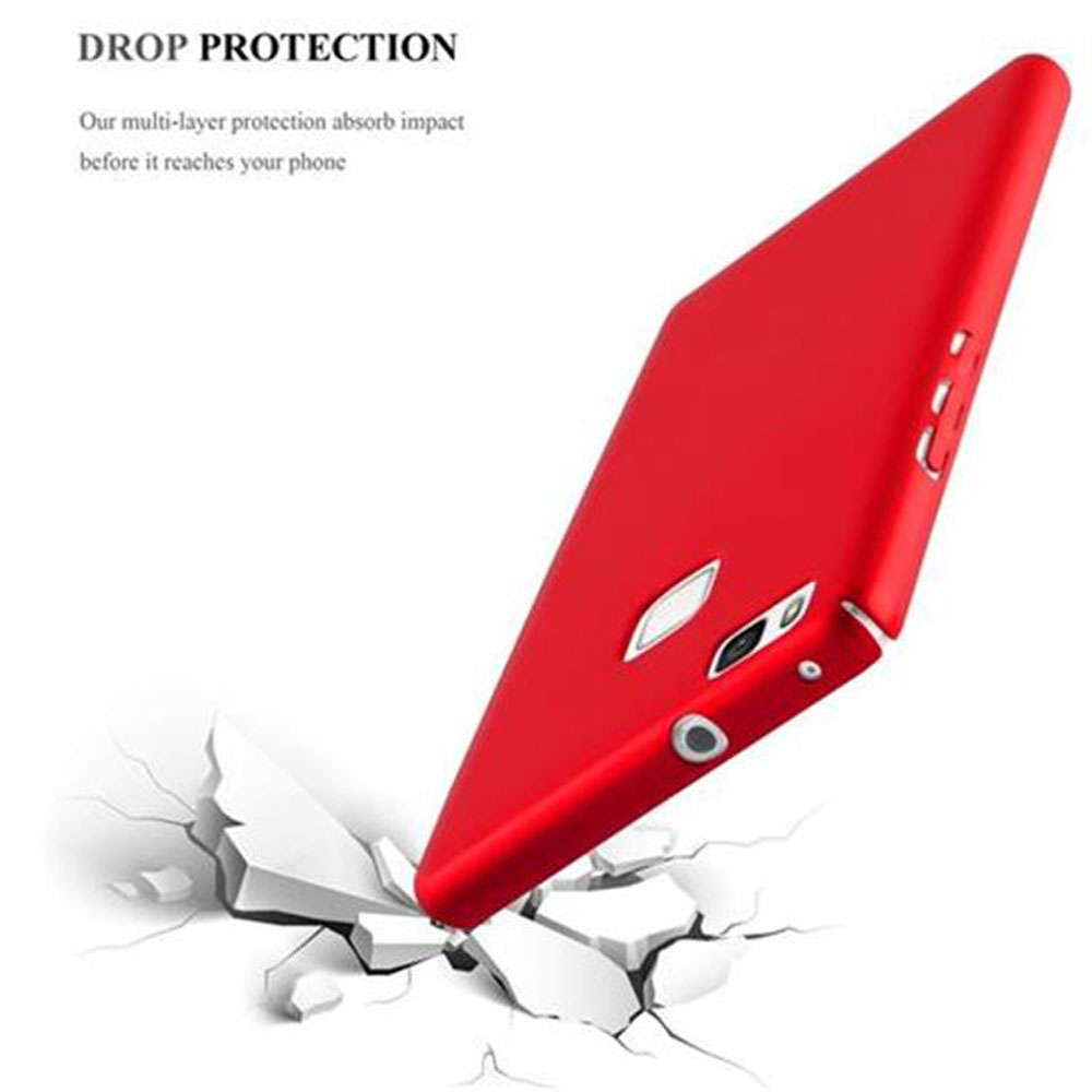Cover rossa per telefono cade su terreno crepato, mostrando protezione.