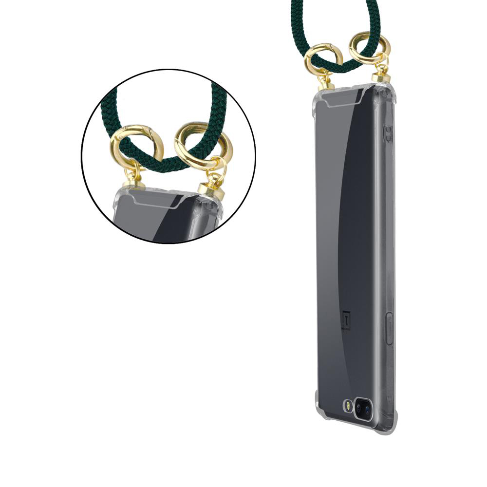 Dunkelgrünes Band mit goldenen Ringen, das an einer transparenten Handyhülle befestigt ist.