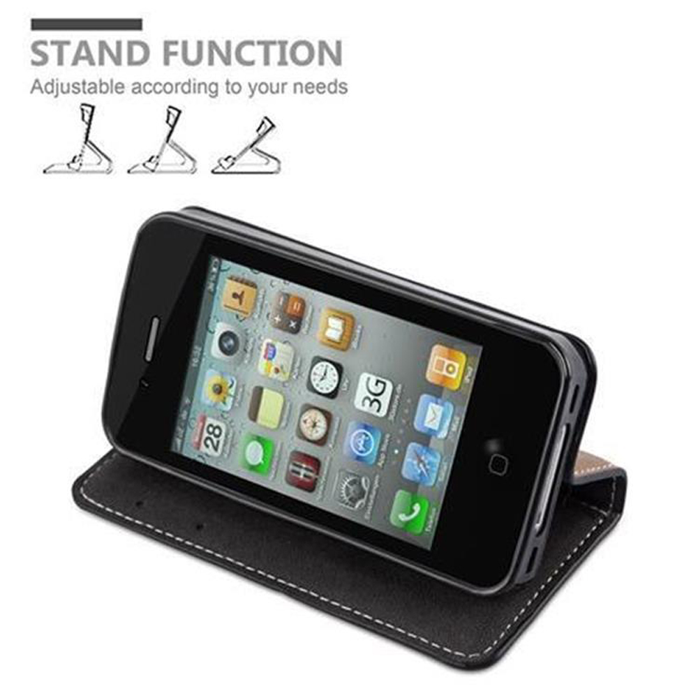 Un iPhone nero in una custodia in pelle che funge da supporto.