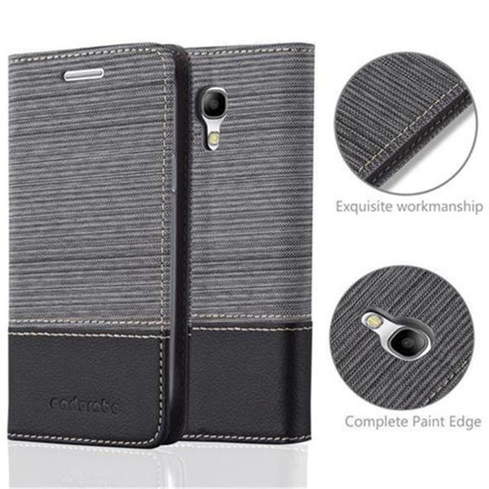 Funda de teléfono gris a rayas con parte inferior de cuero negro y detalle de cámara.