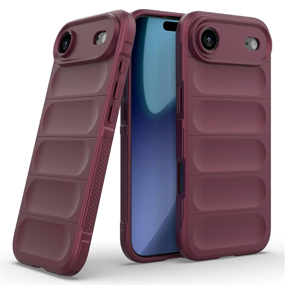 Deux coques de téléphone grenat à motif côtelé, une avec un téléphone.