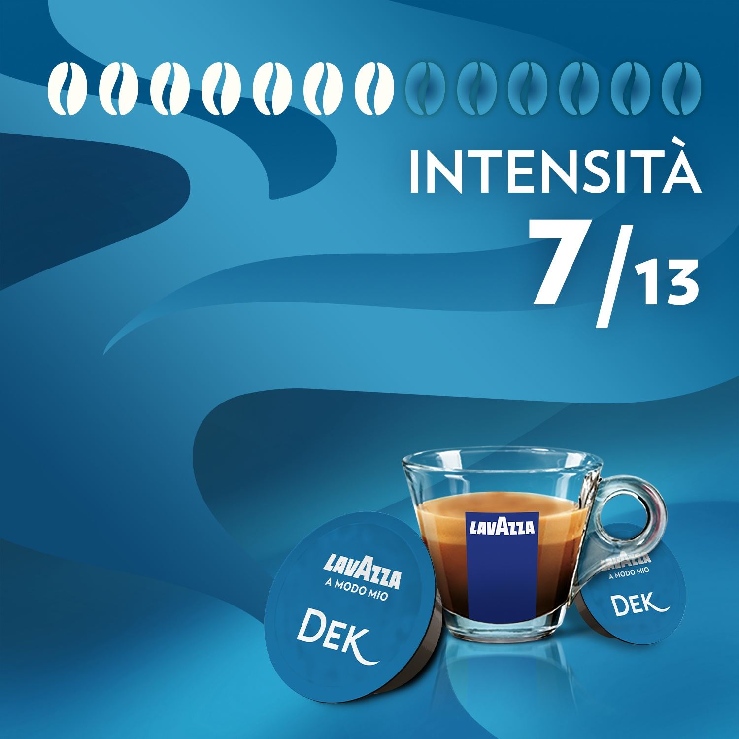 Una tazza di espresso con capsule Lavazza accanto, intensità 7/13.