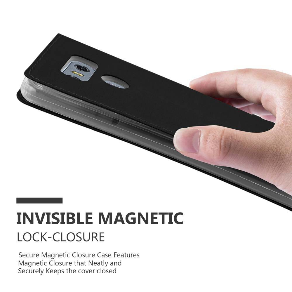 Custodia nera per telefono con chiusura magnetica, tenuta da una mano.