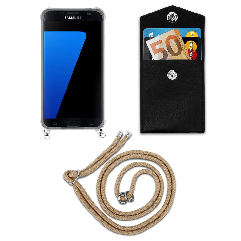 Smartphone in custodia, portafoglio con contanti e carte, e cordino.