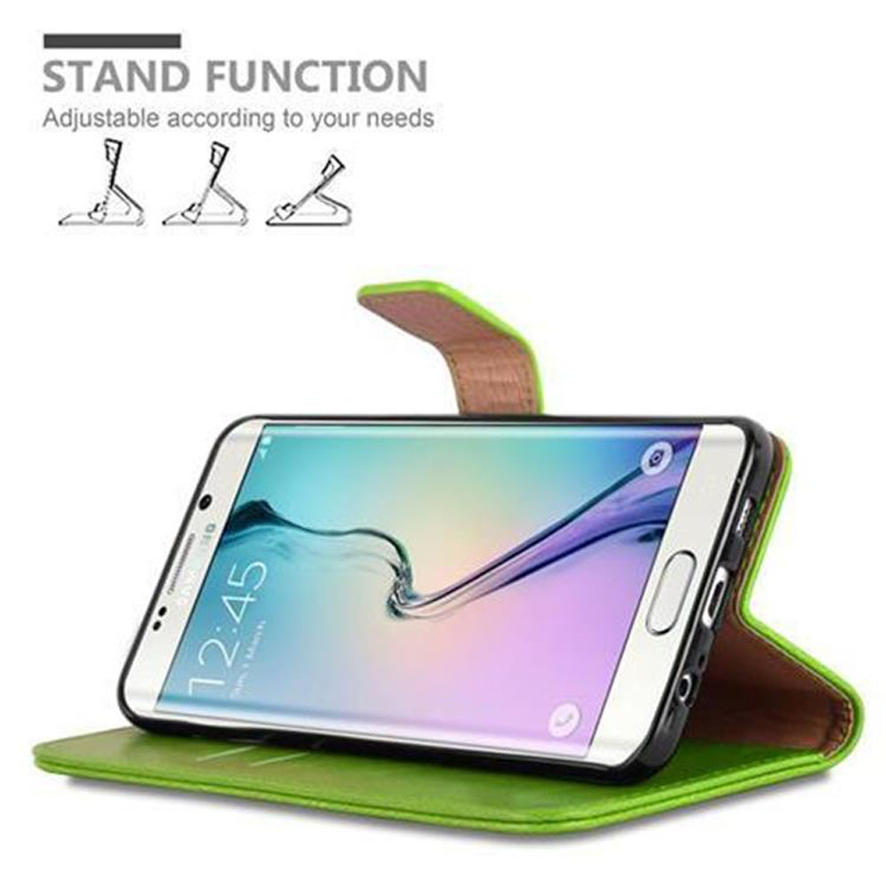 Uno smartphone in una custodia a libro verde, che mostra le 12:45 sullo schermo.