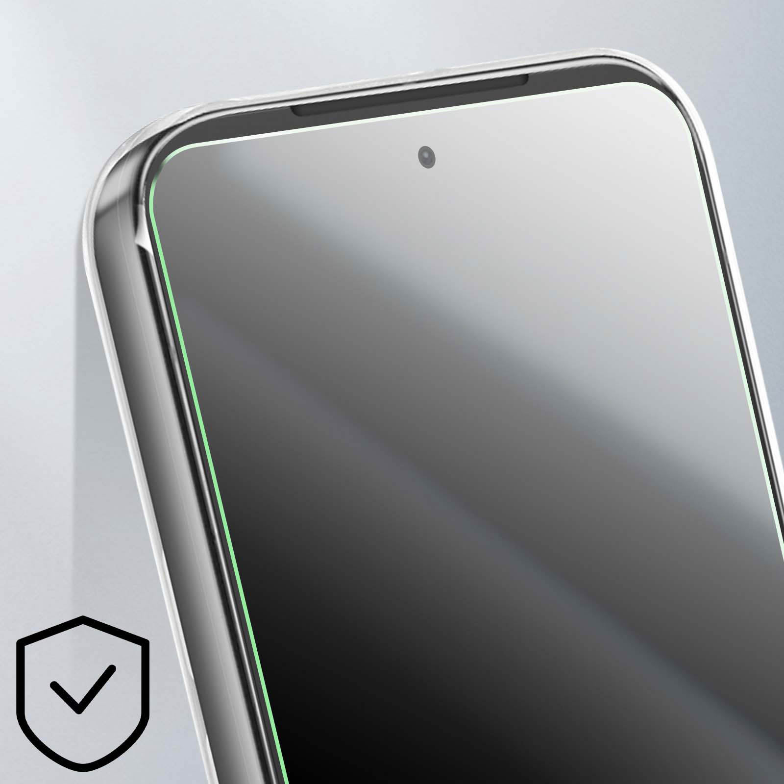 Primo piano di una protezione per schermo del telefono con un'icona a scudo.