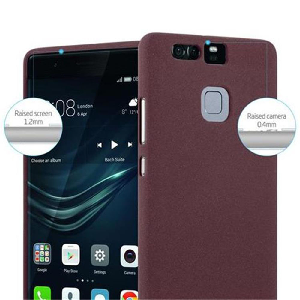Ein rotes Handy mit einer Hülle, das einen erhöhten Bildschirm und eine Kamera zeigt.