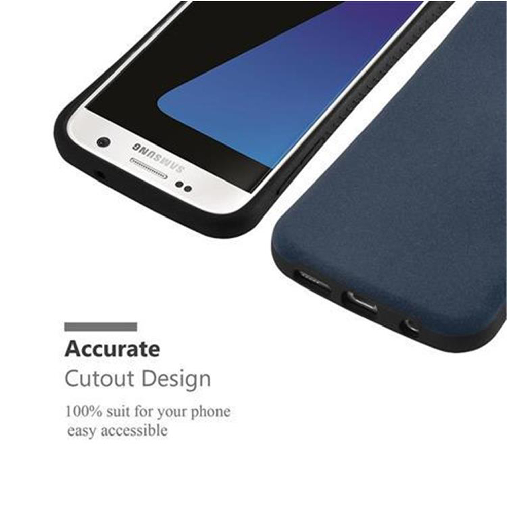 Primo piano di una custodia blu per telefono e di uno smartphone con bordo nero.