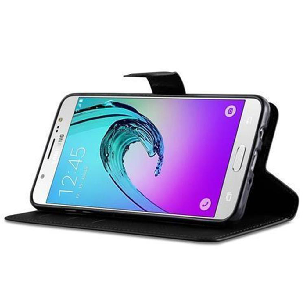 Uno smartphone bianco in una custodia nera mostra uno sfondo blu e viola.
