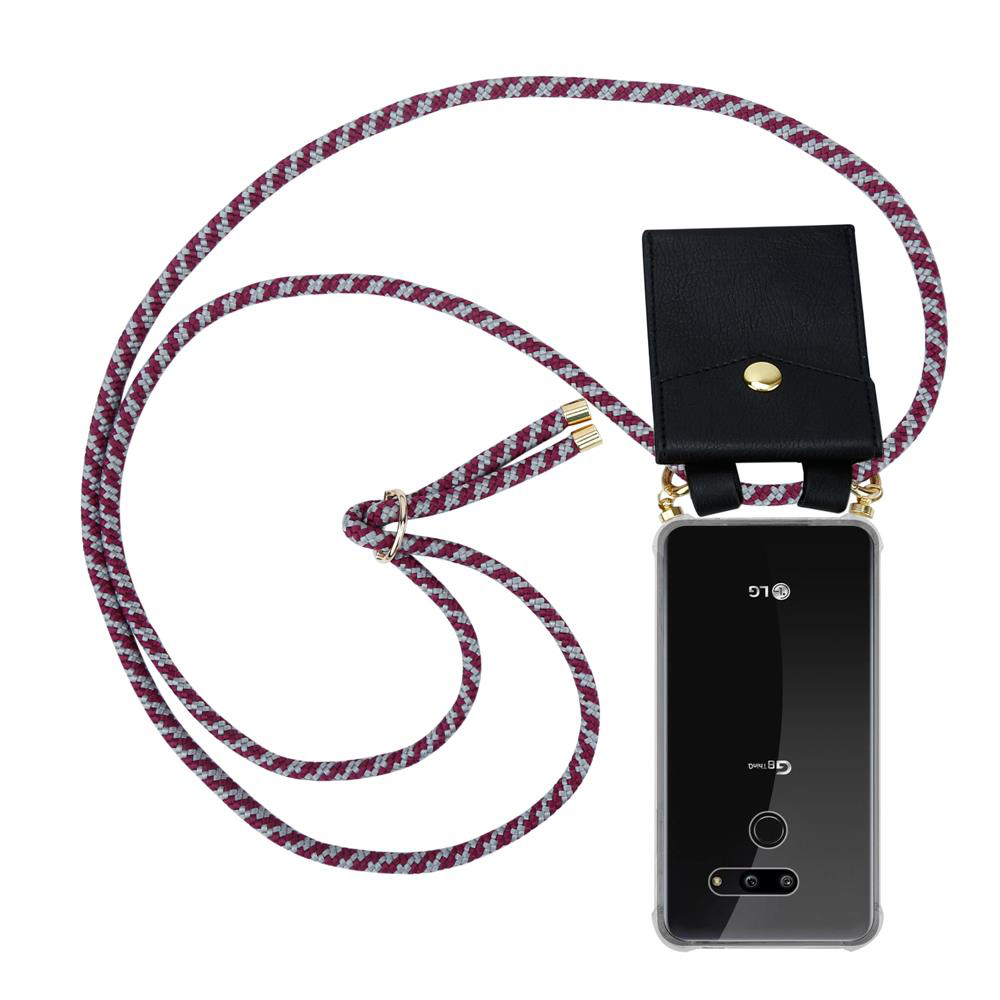 Ein Smartphone mit einer Schnur in Burgunderrot und Grau. Eine schwarze Tasche ist daran befestigt.
