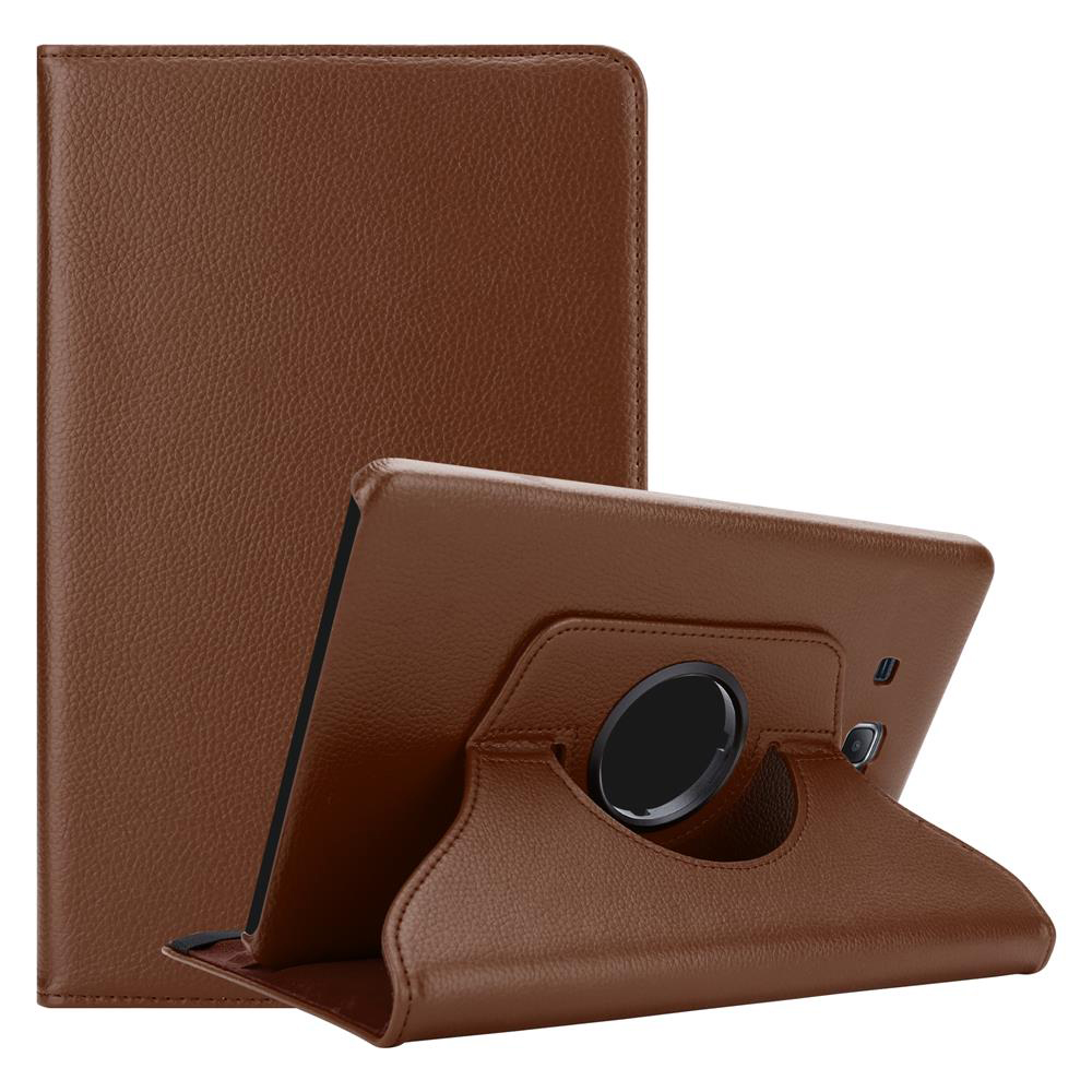 Braune Tablet-Hülle mit Ständerfunktion, die ein Tablet stützt.