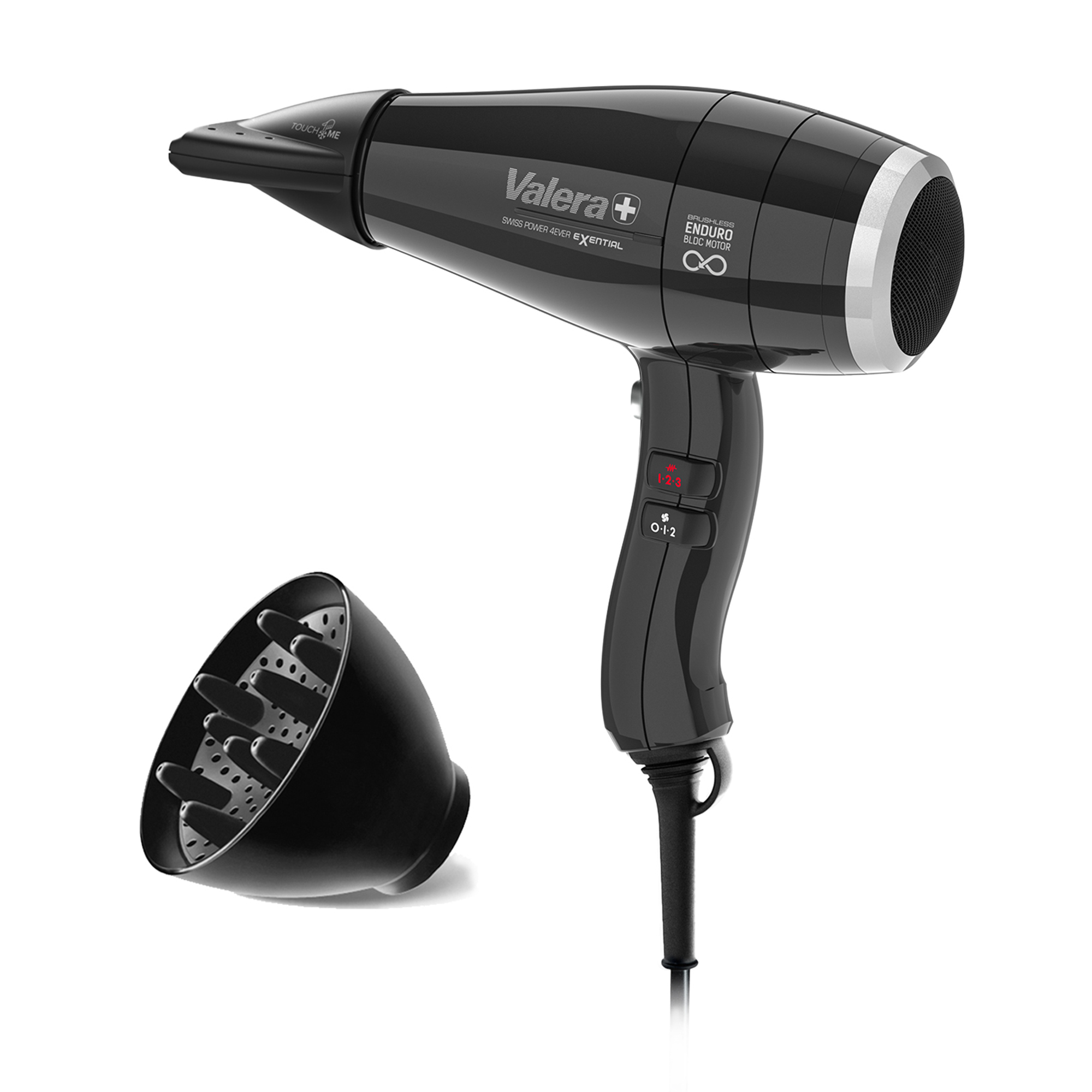 Czarna suszarka do włosów Valera z nasadką dyfuzora.