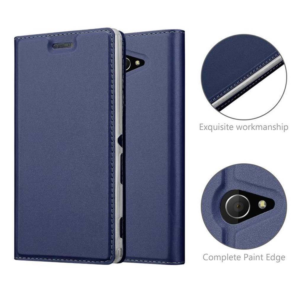 Ein blaues Handycover mit Nahaufnahmen der Verarbeitung und Kanten.